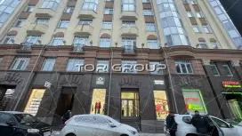 ОТД.ВХОД, 138 М2, ВИТРИНЫ-98. Фото объекта