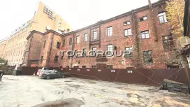 Здание 3 этажа  в 1,3 км от  м Горьковская-98. Фото объекта