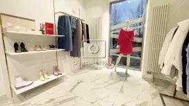 Отд.вход, 132 м2, витрины-98. Фото объекта
