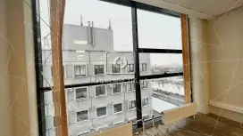 Офис 45 м&sup2; с окном в пол. Все включено.-98. Фото объекта