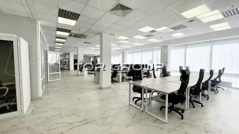 Аренда офиса 932 кв.метров, 1 этаж-98. Фото объекта