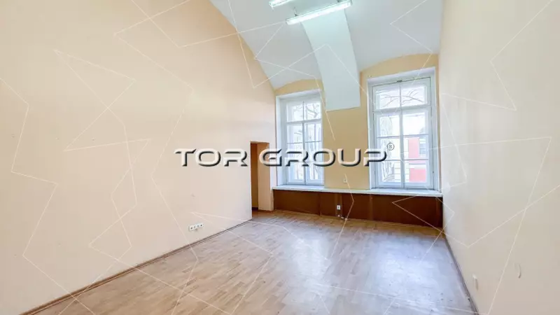 Офис 31,9 м2 от собственника. Торг.  есть 25-500м-98. Фото объекта