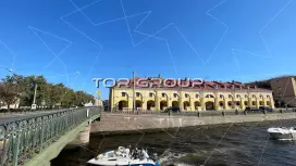 Под тихий офис/услуги,  вход со двора, 87 м2 1 этаж-98. Фото объекта
