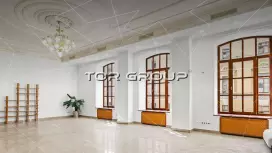 Аренда офиса 2366 кв.метров, 1 этаж-98. Фото объекта