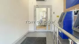Аренда торгового помещения 148.4 кв.метров, 1 этаж-98. Фото объекта