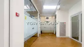 Аренда торгового помещения 148.4 кв.метров, 1 этаж-98. Фото объекта