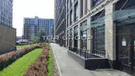 Аренда торгового помещения 110 кв.метров, 1 этаж-3. Входная группа с фасада