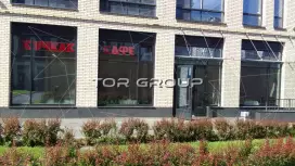 Аренда торгового помещения 110 кв.метров, 1 этаж-3. Входная группа с фасада