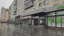 Торговое 60 м2, витрины-98. Фото объекта