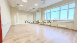Офис с большими окнами. есть от 40 до 900м-98. Фото объекта
