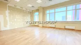 Офис с большими окнами. есть от 40 до 900м-98. Фото объекта