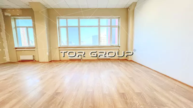Офис с большими окнами. есть от 40 до 900м-98. Фото объекта