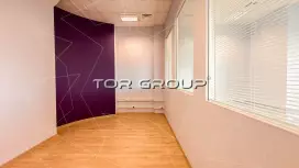 есть от 40 до 900м. Офис 108 м2 от собственника-98. Фото объекта