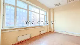 есть от 40 до 900м Офис 98.9 м. От собственника-98. Фото объекта
