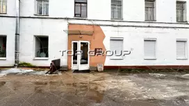 Аренда 66.8 кв.метров, 3 этаж-3. Входная группа с фасада