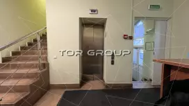 Продажа здания 4768 кв.метров,  этаж-8. Лестницы