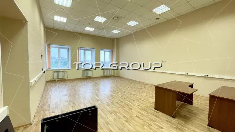 Офис 46 м2, высокий потолок, хороший ремонт-98. Фото объекта