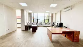 Офис с большими окнами, кондиционер-98. Фото объекта