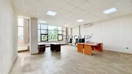 Офис с большими окнами, кондиционер-98. Фото объекта