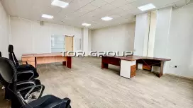 Офис с большими окнами, кондиционер-98. Фото объекта