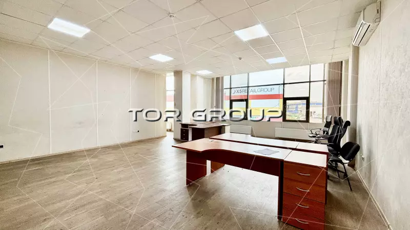 Офис с большими окнами, кондиционер-98. Фото объекта