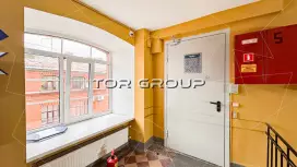Офис 215 м2 у метро, есть лифт-98. Фото объекта