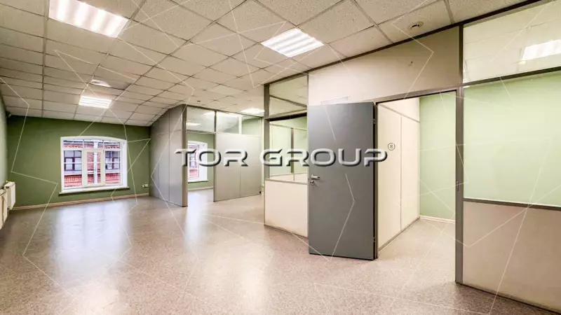 Офис 215 м2 у метро, есть лифт-98. Фото объекта
