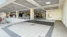 82 м2 в ТЦ в жилом районе рядом институт-98. Фото объекта