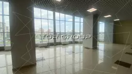 Аренда торгового помещения 47 кв.метров, 2 этаж-2. Фасад с угла