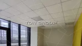 Торговое,52,4м2,витрины,высокие потолки.С ремонтом-98. Фото объекта