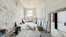 Аренда офиса 130 м2, потолок 5м-98. Фото объекта