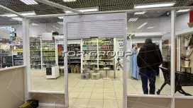 Аренда торгового помещения 17 кв.метров, 1 этаж-3. Входная группа с фасада