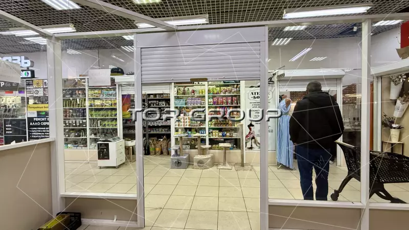 Аренда торгового помещения 17 кв.метров, 1 этаж-3. Входная группа с фасада