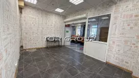 Помещение 18.6м2, 1 этаж., у входа в ТЦ. У метро-98. Фото объекта