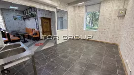 Помещение 18.6м2, 1 этаж., у входа в ТЦ. У метро-98. Фото объекта