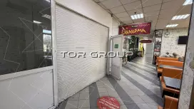 Помещение 18.6м2, 1 этаж., у входа в ТЦ. У метро-98. Фото объекта