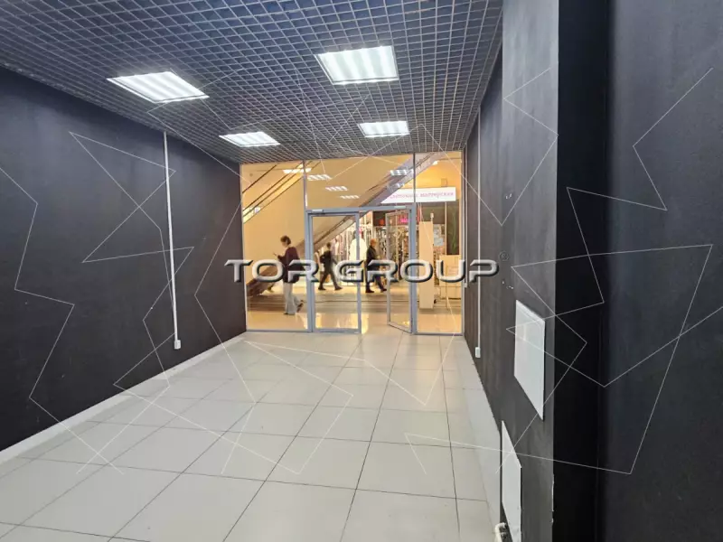 Отдел в ТРК с витриной, 28,5 м2-98. Фото объекта