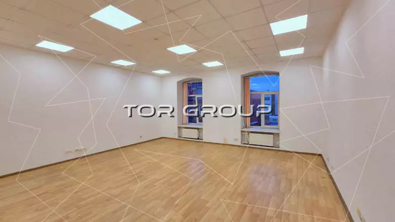 Офис 51 м&sup2;, 2 окна, без комиссии-98. Фото объекта