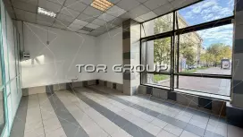 24 м2 у метро Электросила, огромный трафик-98. Фото объекта