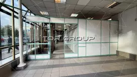 24 м2 у метро Электросила, огромный трафик-98. Фото объекта