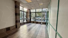 24 м2 у метро Электросила, огромный трафик-98. Фото объекта