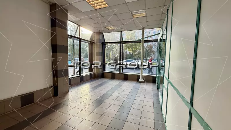 24 м2 у метро Электросила, огромный трафик-98. Фото объекта
