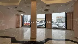 Витрины светлое красивое на проходке плюс можно отдельный вход!-98. Фото объекта