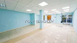 Универсальное 120 м2, 1 эт, витрины, 30 кВт-98. Фото объекта