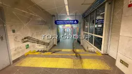 Аренда 61.3 м у входа в метро-98. Фото объекта