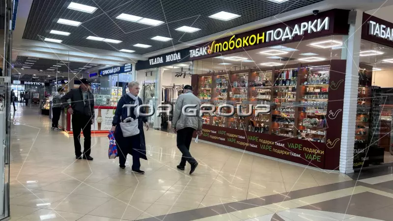 Аренда торгового помещения 60 кв.метров, 2 этаж-3. Входная группа с фасада
