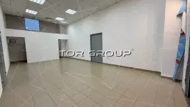 Аренда помещения 40,3 м2 в большом ТЦ-98. Фото объекта
