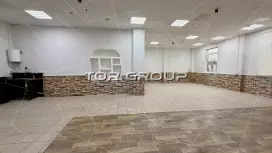 Аренда 185.6м2,отд.вход,парковка.Под склад/магазин-98. Фото объекта