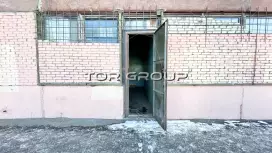 Аренда торгового помещения 196.3 кв.метров, 1 этаж-98. Фото объекта