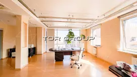 Офис 257 м2, красивый вид, с ремонтом-98. Фото объекта